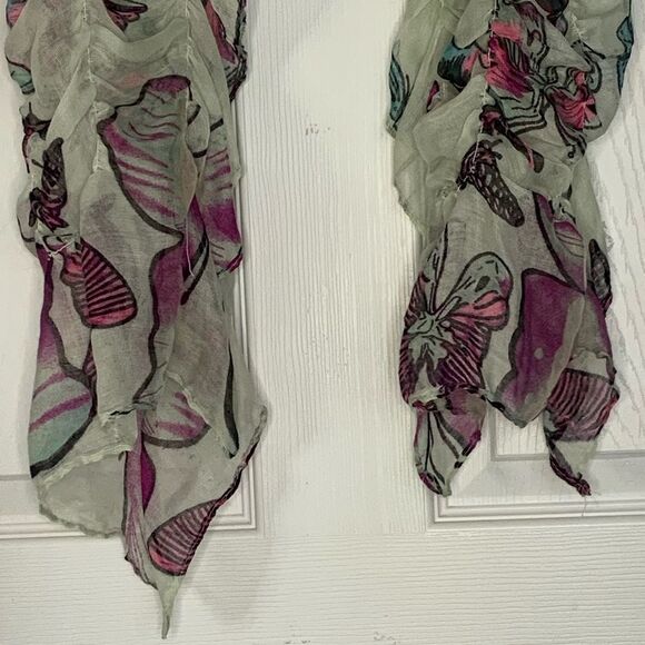 Ruffled Flowy Butterfly Scarf - Picture 4 of 5